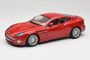 Aston Martin V12 Vanquish Red Bburago 1:18 34063 Diecast