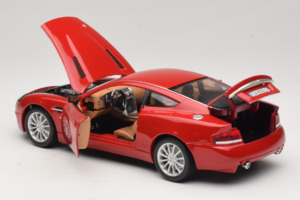 Aston Martin V12 Vanquish Red Bburago 1:18 33334063 Diecast — photo 5 of 8