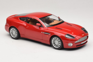 Aston Martin V12 Vanquish Red Bburago 1:18 33334063 Diecast — photo 6 of 8