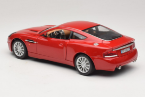 Aston Martin V12 Vanquish Red Bburago 1:18 33334063 Diecast — photo 7 of 8