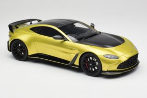 Aston Martin V12 Vantage Final Edition Cosmopolitan Yellow TopSpeed 1:18 TS0453 Diecast — photo 4 of 6