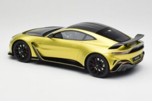 Aston Martin V12 Vantage Final Edition Cosmopolitan Yellow TopSpeed 1:18 TS0453 Diecast — photo 5 of 6