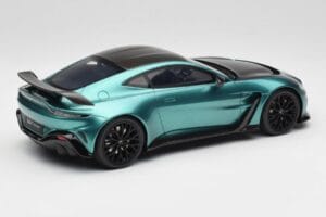 Aston Martin V12 Vantage Racing Green GT Spirit 1:18 GT922 Resin — photo 2 of 6