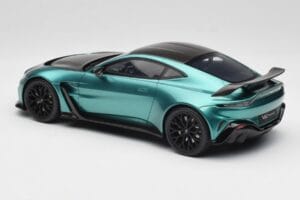 Aston Martin V12 Vantage Racing Green GT Spirit 1:18 GT922 Resin — photo 5 of 6
