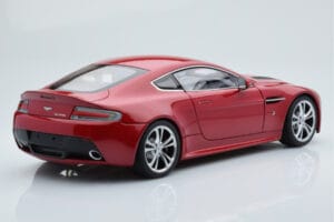 Aston Martin V12 Vantage Red AUTOart 1:18 70208 Diecast — photo 3 of 8