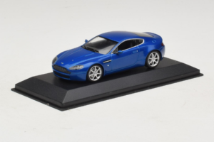 Aston Martin V8 Vantage Blue Metallic Minichamps 1:43 400137422 Diecast — photo 2 of 4