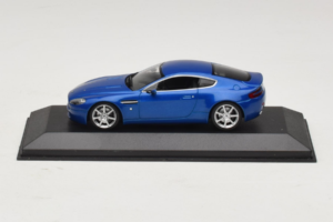 Aston Martin V8 Vantage Blue Metallic Minichamps 1:43 400137422 Diecast