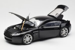Aston Martin V8 Vantage Onyx Black AUTOart 1:18 70202 Diecast — photo 2 of 8