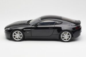 Aston Martin V8 Vantage Onyx Black AUTOart 1:18 70202 Diecast — photo 4 of 8