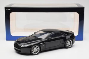 Aston Martin V8 Vantage Onyx Black AUTOart 1:18 70202 Diecast — photo 8 of 8