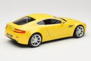 Aston Martin V8 Vantage Yellow Hot Wheels 1:18 G7159 Diecast — photo 3 of 8