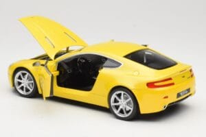 Aston Martin V8 Vantage Yellow Hot Wheels 1:18 G7159 Diecast — photo 5 of 8