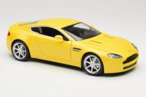 Aston Martin V8 Vantage Yellow Hot Wheels 1:18 G7159 Diecast — photo 6 of 8
