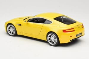 Aston Martin V8 Vantage Yellow Hot Wheels 1:18 G7159 Diecast — photo 7 of 8