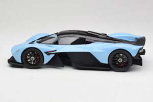 Aston Martin Valkyrie Racing Blue GT Spirit 1:18 GT915 Resin — photo 3 of 6