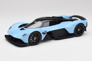 Aston Martin Valkyrie Racing Blue GT Spirit 1:18 GT915 Resin