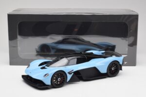 Aston Martin Valkyrie Racing Blue GT Spirit 1:18 GT915 Resin — photo 6 of 6