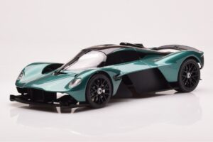 Aston Martin Valkyrie Racing Green GT Spirit 1:18 GT435 Resin