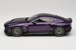 Aston Martin Valour Dark Blue GT Spirit 1:18 GT944 Resin — photo 3 of 6