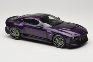 Aston Martin Valour Dark Blue GT Spirit 1:18 GT944 Resin — photo 4 of 6