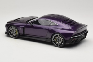 Aston Martin Valour Dark Blue GT Spirit 1:18 GT944 Resin — photo 5 of 6