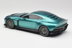 Aston Martin Valour Racing Green GT Spirit 1:18 GT480 Resin — photo 5 of 6
