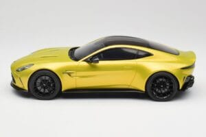 Aston Martin Vantage Cosmopolitan Yellow GT Spirit 1:18 GT514 Resin — photo 3 of 6