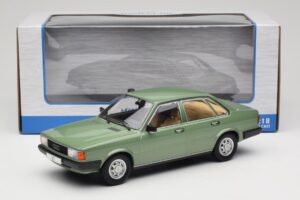 Audi 80 B2 Green MCG 1:18 MCG18525 Diecast — photo 6 of 6