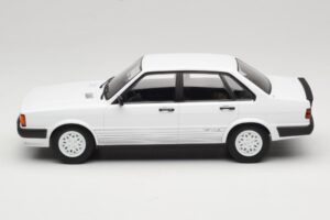 Audi 80 B2 GTE White MCG 1:18 MCG18527 Diecast — photo 3 of 6