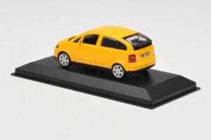Audi A2 8Z Yellow Minichamps 1:43 AUDI005 Diecast — photo 3 of 4