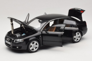 Audi A4 B6 3.2 Quattro Black Minichamps 1:18 5010404125 Diecast — photo 2 of 8