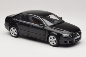 Audi A4 B6 3.2 Quattro Black Minichamps 1:18 5010404125 Diecast — photo 6 of 8