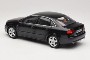 Audi A4 B6 3.2 Quattro Black Minichamps 1:18 5010404125 Diecast — photo 7 of 8