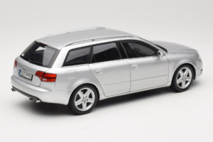 Audi A4 B7 3.2 Quattro Avant Silver Minichamps 1:18 5010404215 Diecast — photo 3 of 8