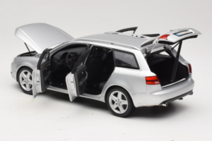 Audi A4 B7 3.2 Quattro Avant Silver Minichamps 1:18 5010404215 Diecast — photo 5 of 8
