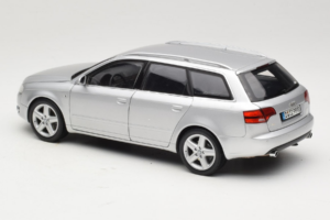 Audi A4 B7 3.2 Quattro Avant Silver Minichamps 1:18 5010404215 Diecast — photo 7 of 8