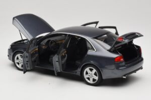 Audi A4 B7 Grey Metallic Minichamps 1:18 100014400 Diecast — photo 5 of 8