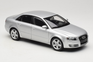 Audi A4 B7 Silver Minichamps 1:18 100014402 Diecast — photo 6 of 8