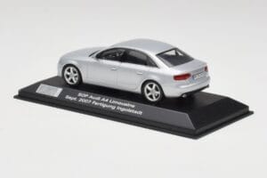 Audi A4 B8 3.2 Quattro Ice Silver Minichamps 1:43 5010704113 Diecast — photo 3 of 4