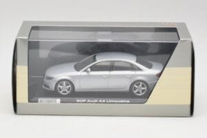 Audi A4 B8 3.2 Quattro Ice Silver Minichamps 1:43 5010704113 Diecast — photo 4 of 4
