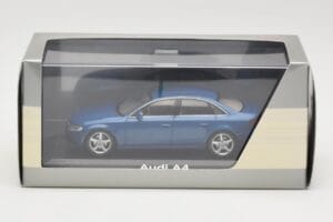 Audi A4 B8 3.2 Quattro Aruba Blue Minichamps 1:43 5010704123 Diecast — photo 4 of 4