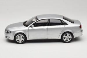 Audi A4 B8 3.2 Quattro Silver Minichamps 1:18 5010404115 Diecast — photo 4 of 8