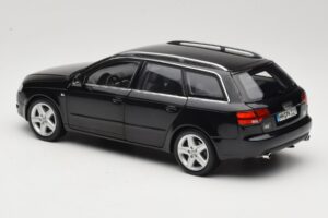 Audi A4 B8 Avant 3.2 Quattro Black Minichamps 1:18 5010404225 Diecast — photo 7 of 8