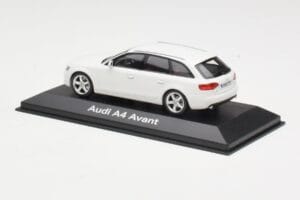 Audi A4 B8 Avant Ibis White Minichamps 1:43 5010804213 Diecast — photo 3 of 4