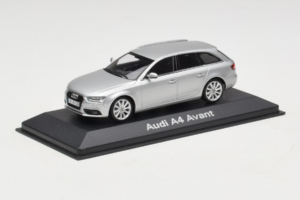 Audi A4 B8 Avant Ice Silver Minichamps 1:43 5011204213-R1 Diecast — photo 2 of 4