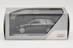 Audi A4 B8 Avant Phantom Black Minichamps 1:43 5011204223 Diecast — photo 4 of 4