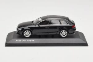 Audi A4 B8 Avant Phantom Black Minichamps 1:43 5011204223 Diecast