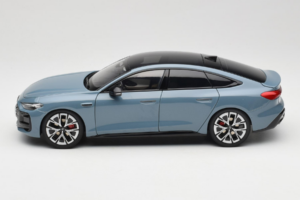 Audi A5L Sportback Greyish Blue OEM 1:18 ZAM60004B Diecast — photo 4 of 8