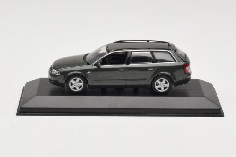Audi A6 C5 Avant Dark Grey Minichamps 1:43 AUDI006 Diecast