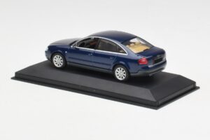 Audi A6 C5 Dark Blue Minichamps 1:43 132093 Diecast — photo 3 of 4
